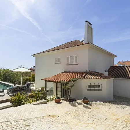 Estoril Contemporary Garden By Cadenzalux וילה