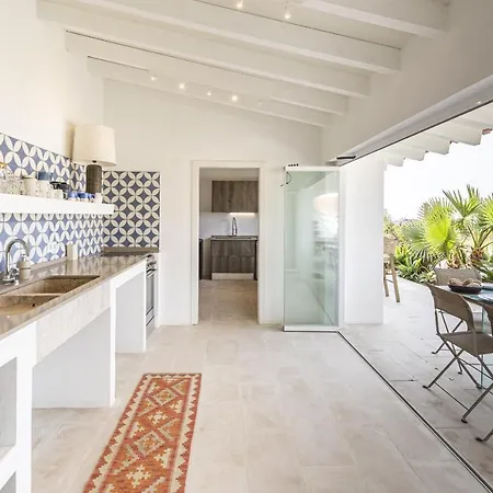 Вилла Estoril Contemporary Garden By Cadenzalux *