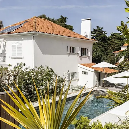 Вилла Estoril Contemporary Garden By Cadenzalux *