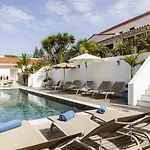 Estoril Contemporary Garden By Cadenzalux וילה