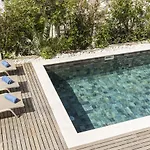 Estoril Contemporary Garden By Cadenzalux וילה